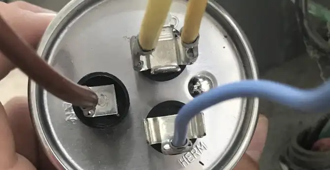 capacitor hook up