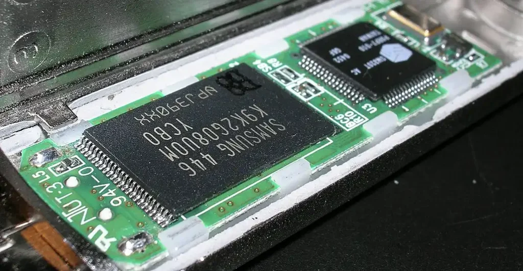 how data is stored in the memory chip