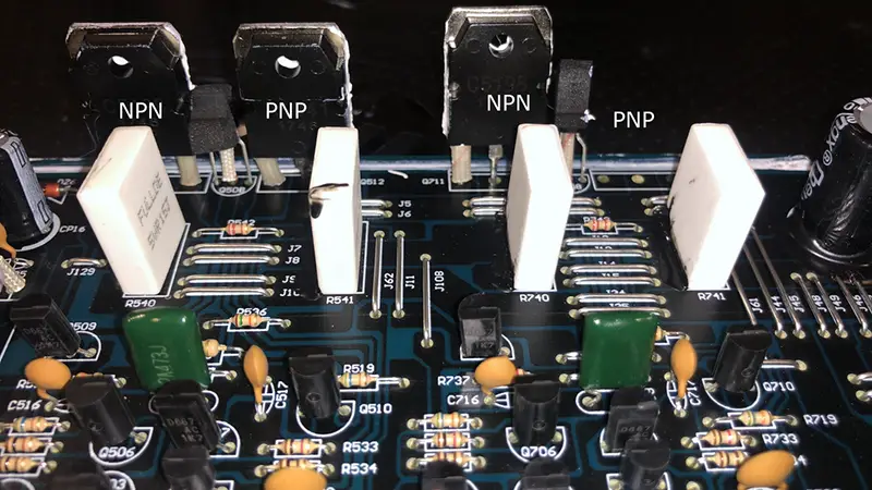 mosfet vs bjt