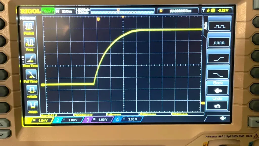 how to measure voltage across a capacitor with an oscilloscope